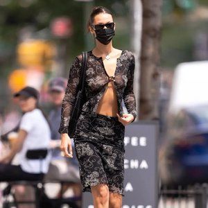 Susamusa The Paperclip Shirt in floral mesh